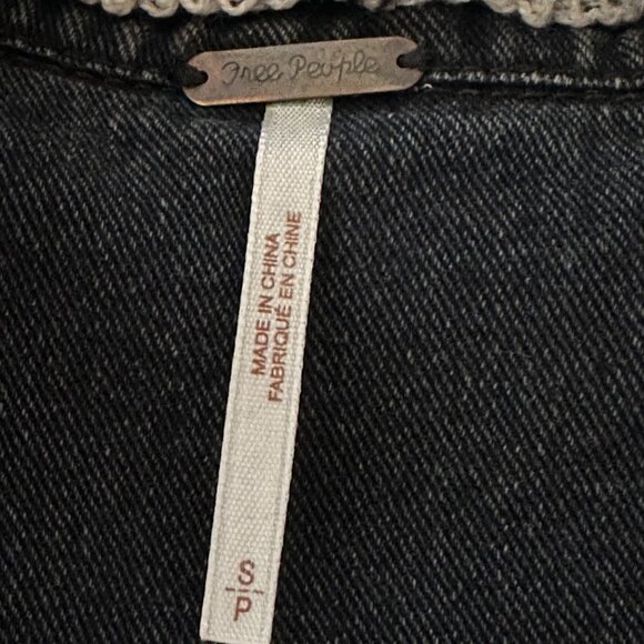 Free People Sz S/P Denim Jacket Hooded Black Button Front Manufactured Distress - Picture 14 of 14